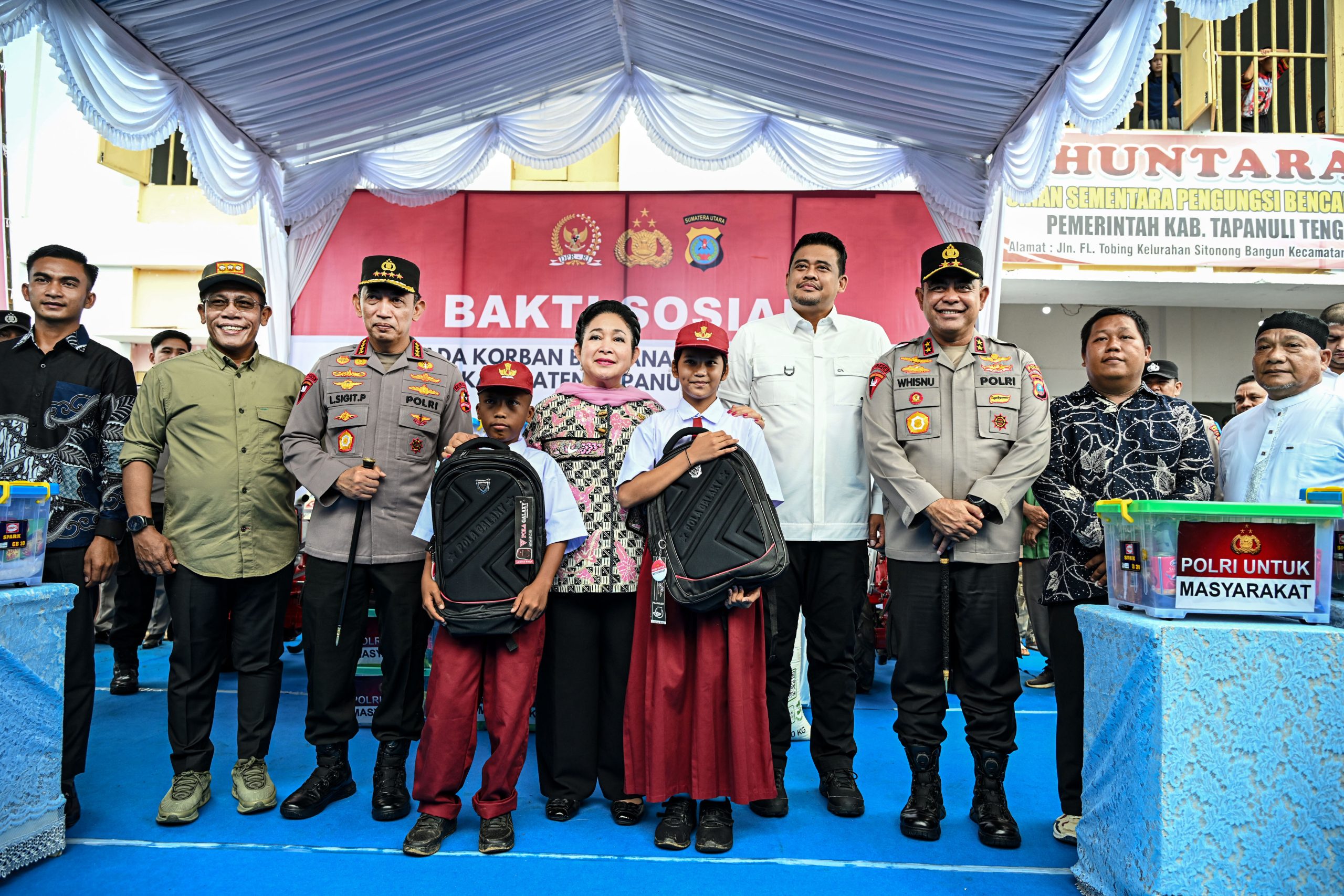 Gubernur Bobby Nasution Dampingi Kapolri dan Titiek Soeharto Tinjau Korban Bencana Tapanuli Tengah, Bantuan Logistik 16 Truk Disalurkan